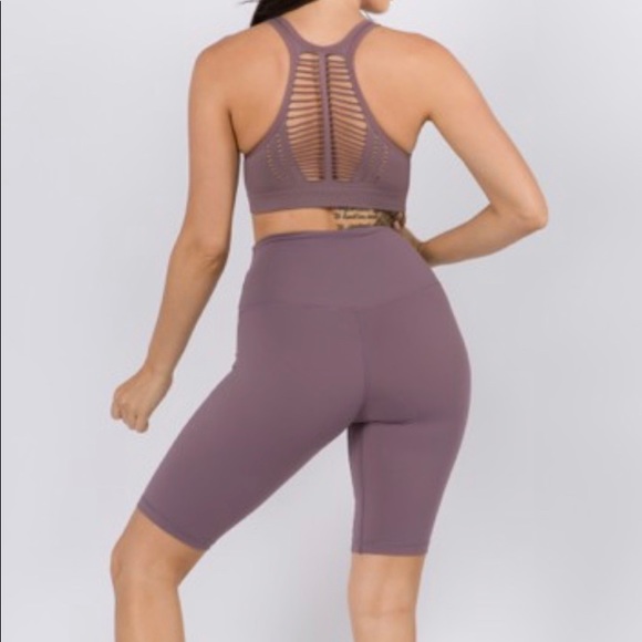 Active Shorts & Sports bra. New - Picture 2 of 4